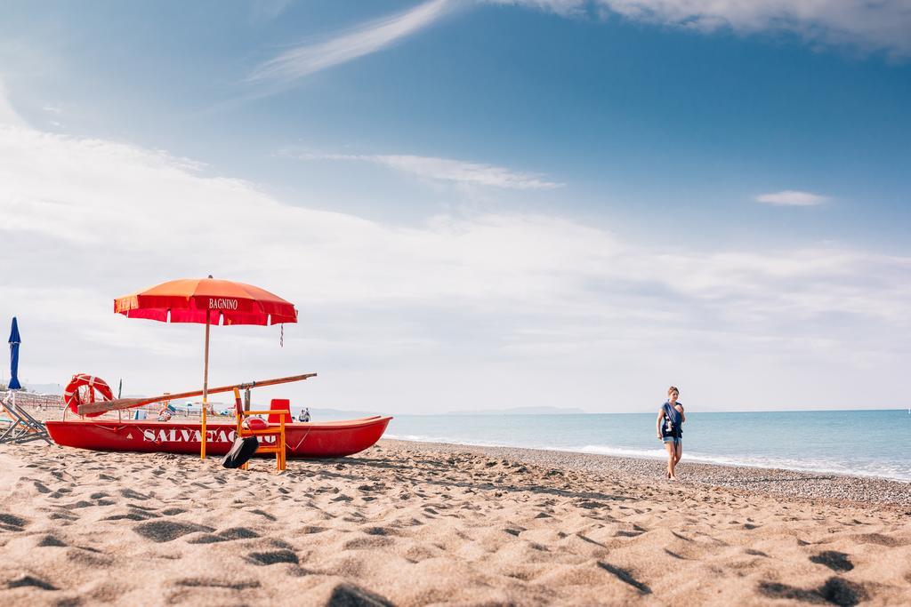 Camping Casa Di Caccia Marina Di Bibbona Exteriör bild