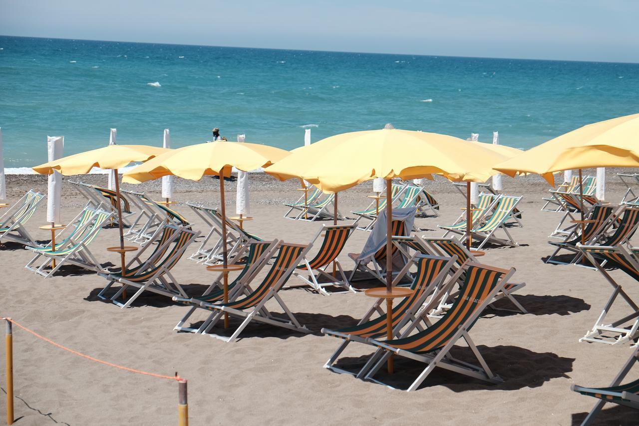 Camping Casa Di Caccia Marina Di Bibbona Exteriör bild